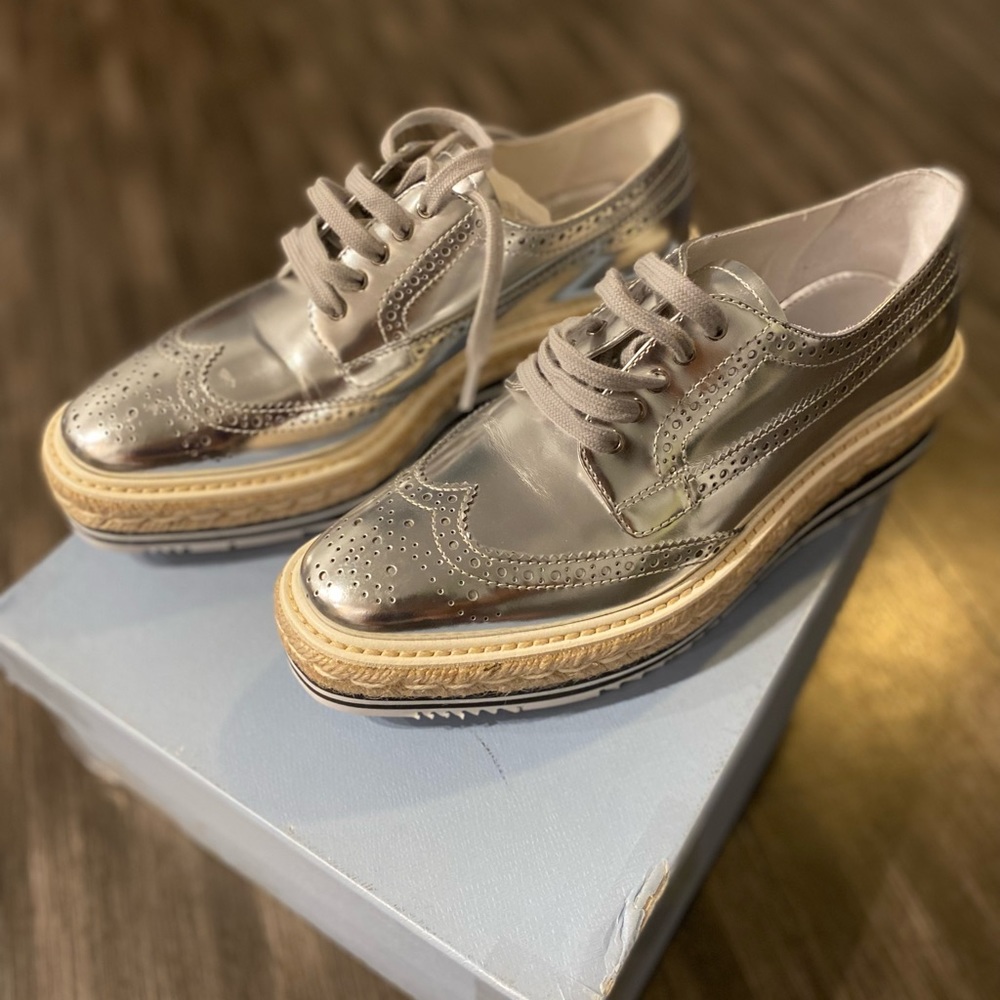 Prada Platform Wingtip Leather Shoes in Silver/Black size 38.5